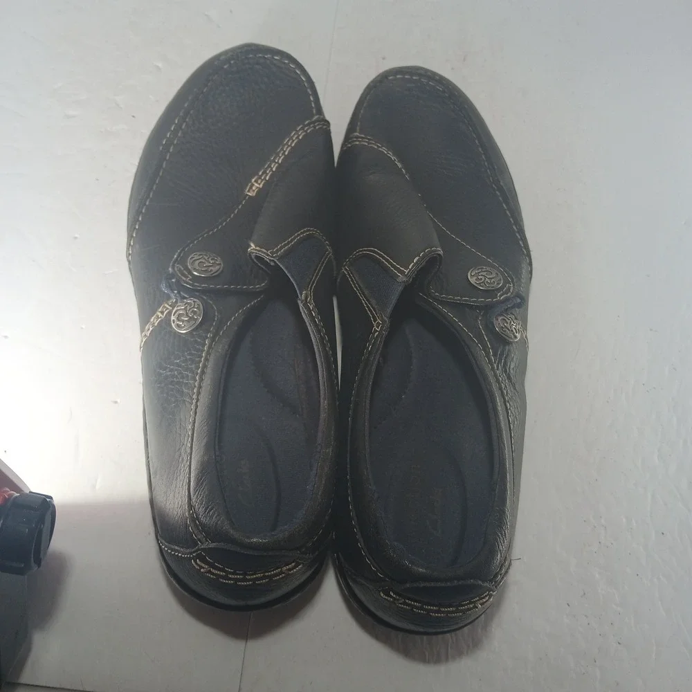 Clarks Loafers 9 Navy Blue Leather Button Accents Comfort Casual Office Slip On